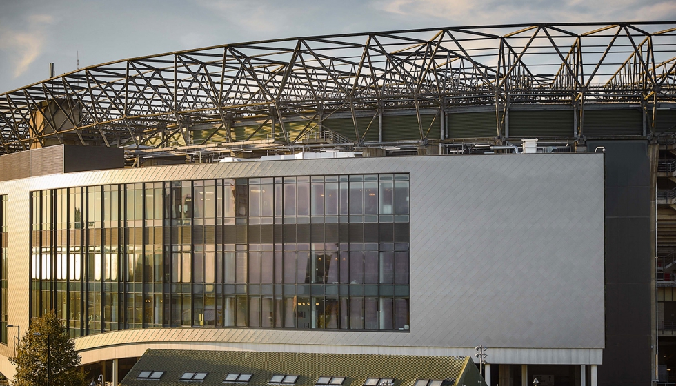 Vista lateral de la Grada Este del Estadio Twickenham, con el vidrio Clearsight de AGC