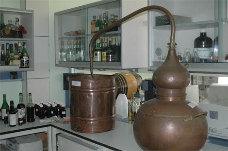 Equipo de destilacin utilizado durante la investigacin