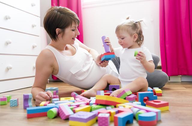 El 87,7% de las mujeres son las encargadas del cuidado de los hijos ...