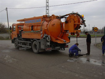 Hidrocar special vehicle for green cleaning of sewers