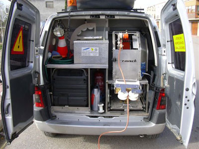 Van Hidrocar equipped to carry out studies of pipes and pipelines