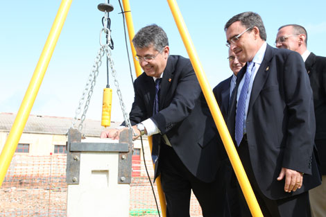 Laying the first stone of the Fruitcentre