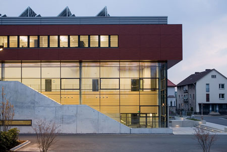 The technological centre of SCHUCO in Bielefeld enjoys a remarkable energy balance...