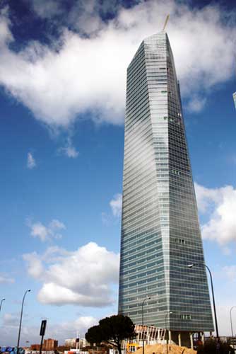 La disponibilidad de la zona 'prime' aumentar cuando se entreguen las dos torres que quedan en el parque empresarial Cuatro Torres Business Area...
