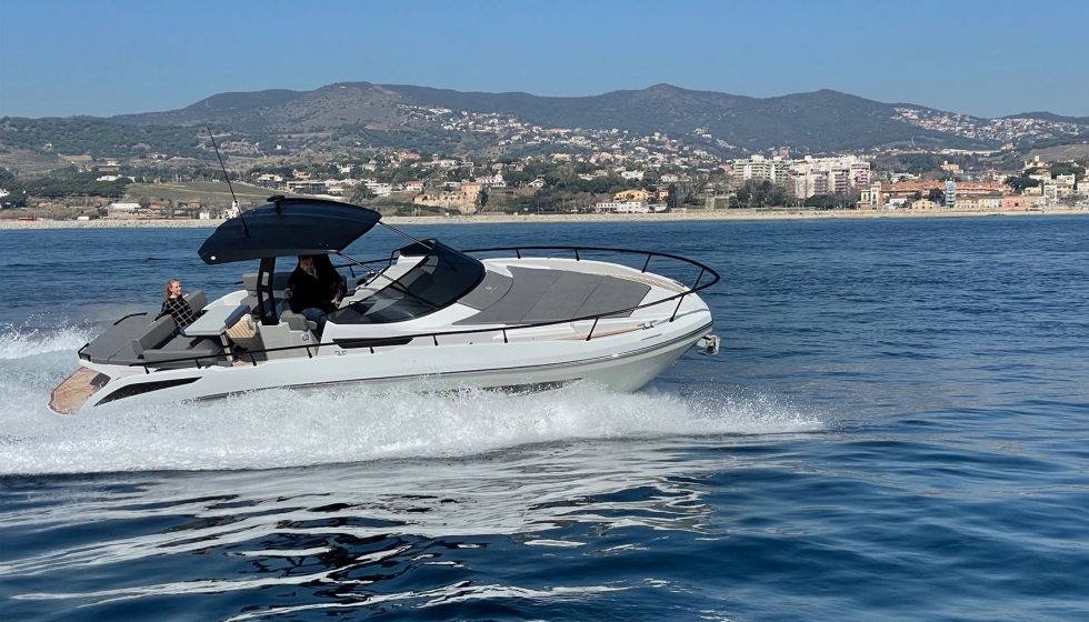 FIM Regina 340 en el momento de la navegaci�n