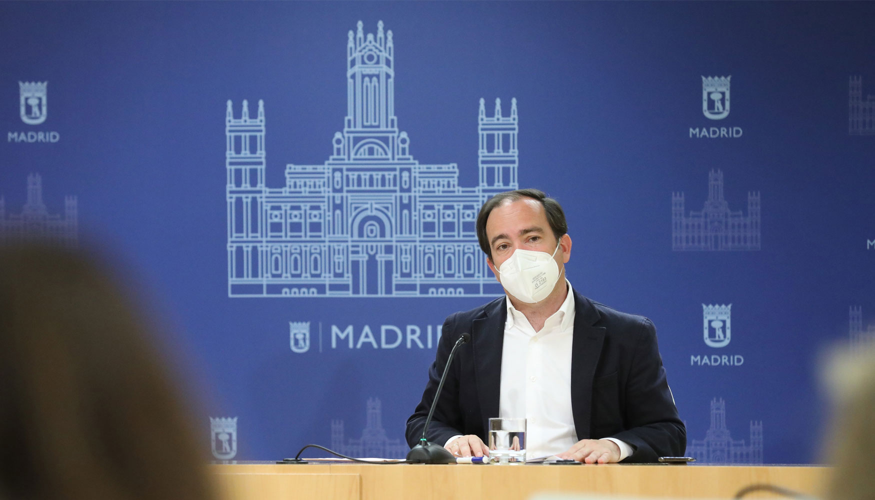 Borja Carabante durante la rueda de prensa posterior a la Junta de Gobierno en la que se autoriz el nuevo contrato de conservacin...