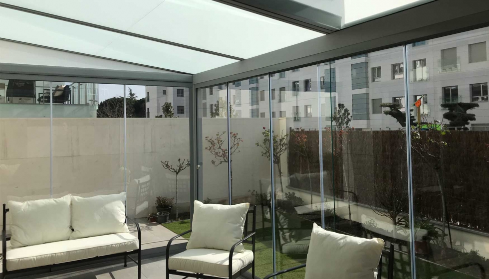 En combinacin con toldos y cerramientos de vidrio, los usuarios pueden disfrutar de su terraza los 365 das del ao