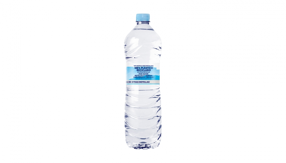 Font Vella sirve su botella de 1,5L hecha totalmente con plástico reciclado  al canal Horeca - Plástico