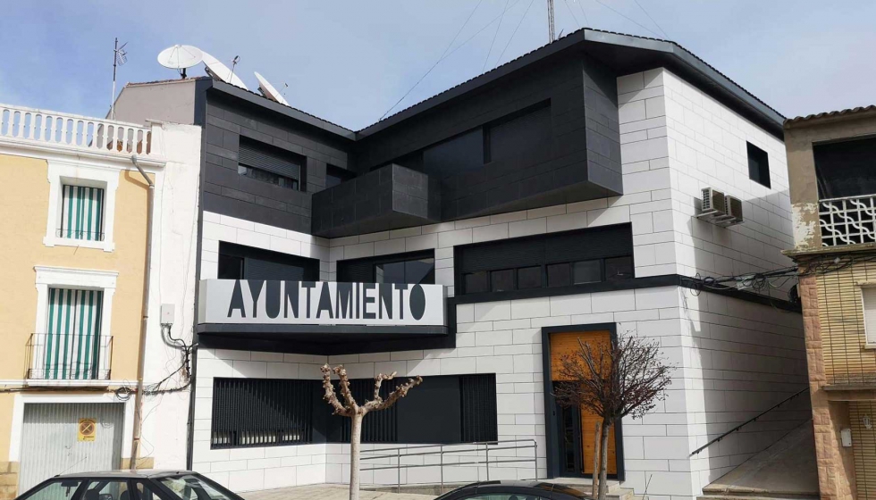 Nueva fachada del Ayuntamiento de Sstago. Foto: Aluvidal