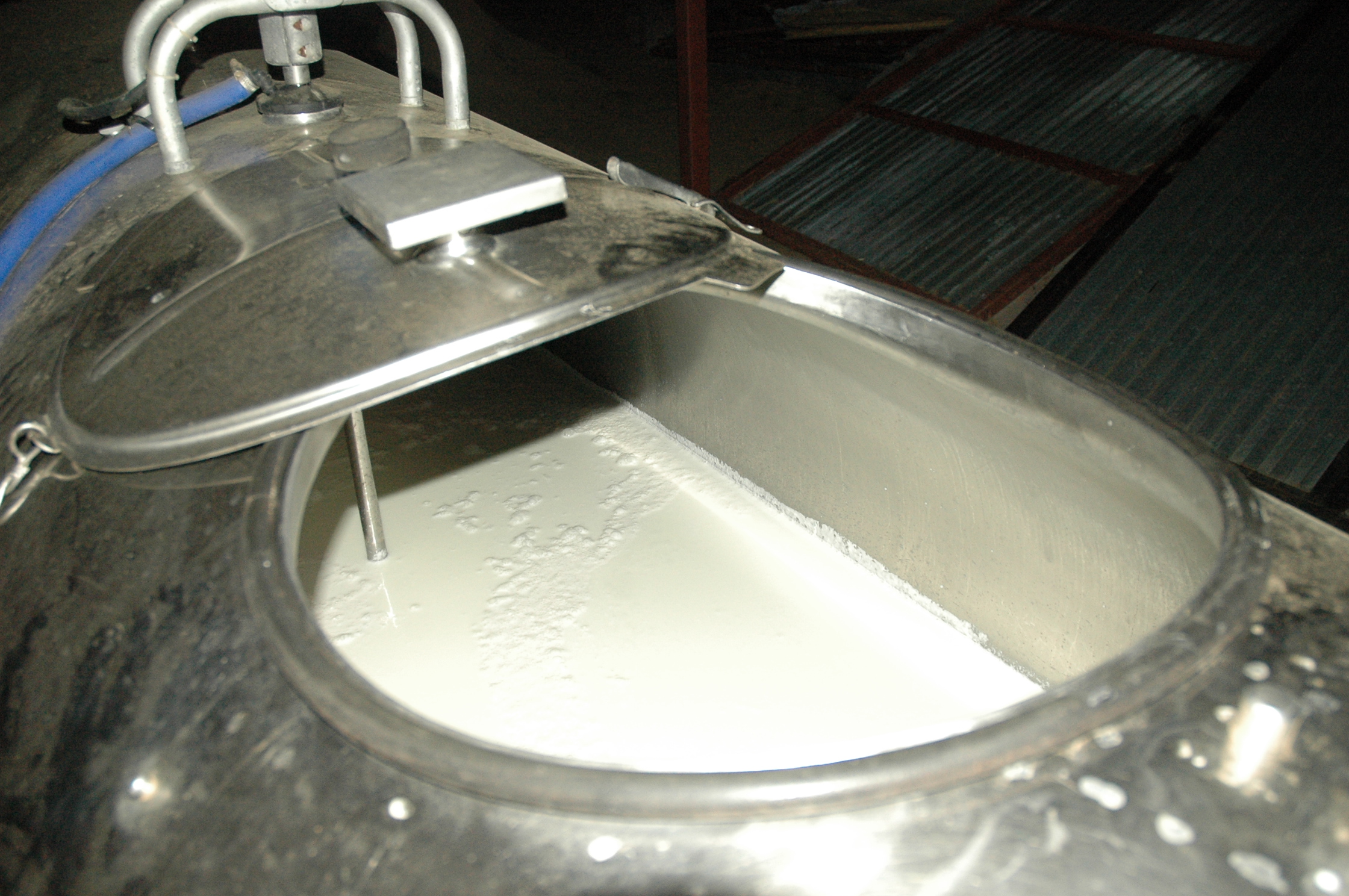 Tanque de recogida y conservacin de la leche en granja