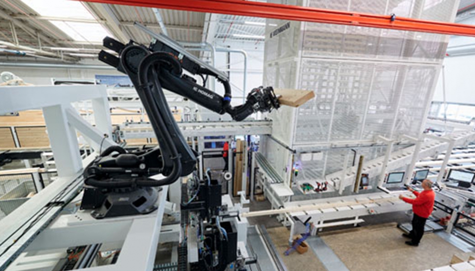 La fabricacin altamente automatizada aumenta la flexibilidad y la precisin a la vez que proporciona puestos de trabajo ergonmicos. Foto: WeberHaus...