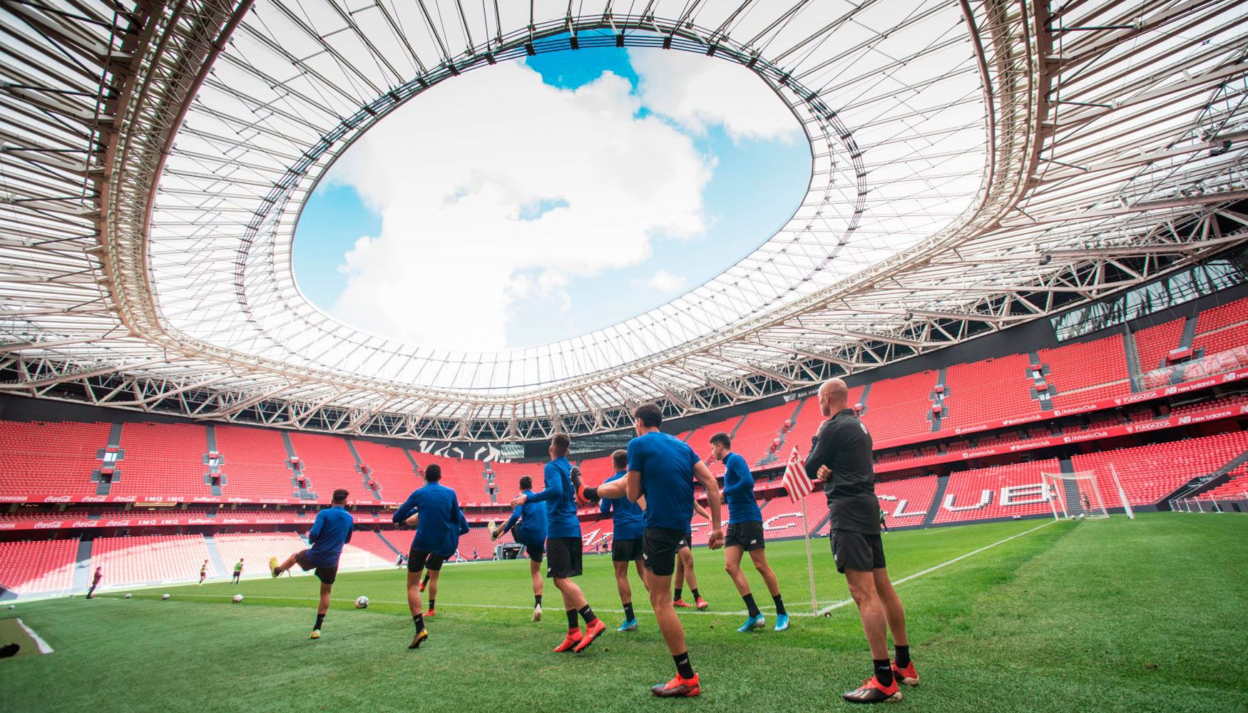 En 2016 el estadio San Mams del Athletic Club de Bilbao se convirti en el primer campo de ftbol europeo en recibir la certificacin LEED Gold de...