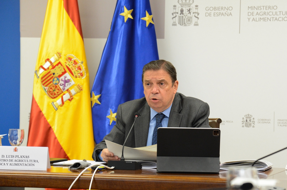 El ministro de Agricultura, Pesca y Alimentacin del Gobierno de Espaa, Luis Planas...