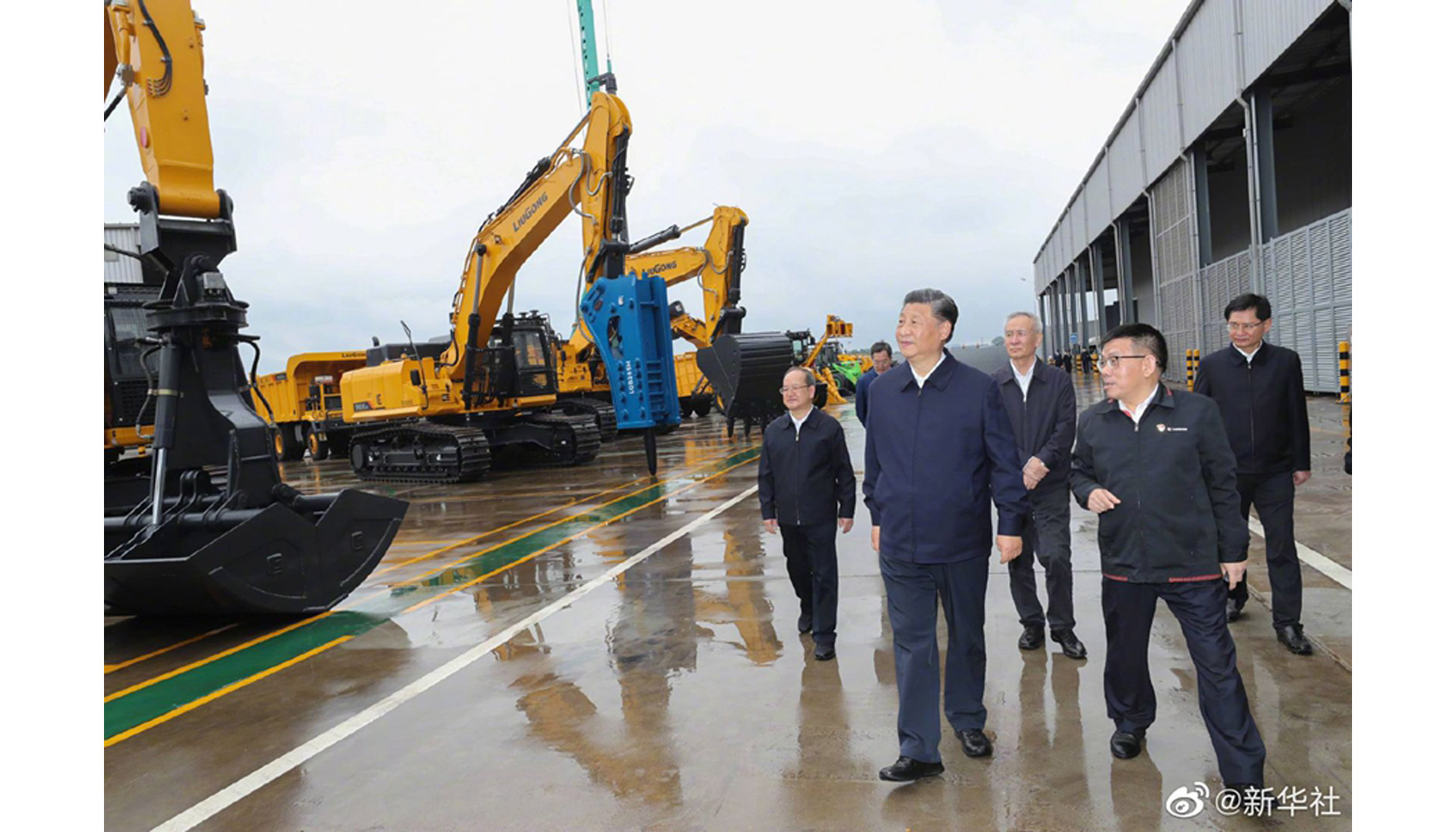 Recorrido del presidente chino Xi Jinping a la fbrica de LiuGong en Liuzhou