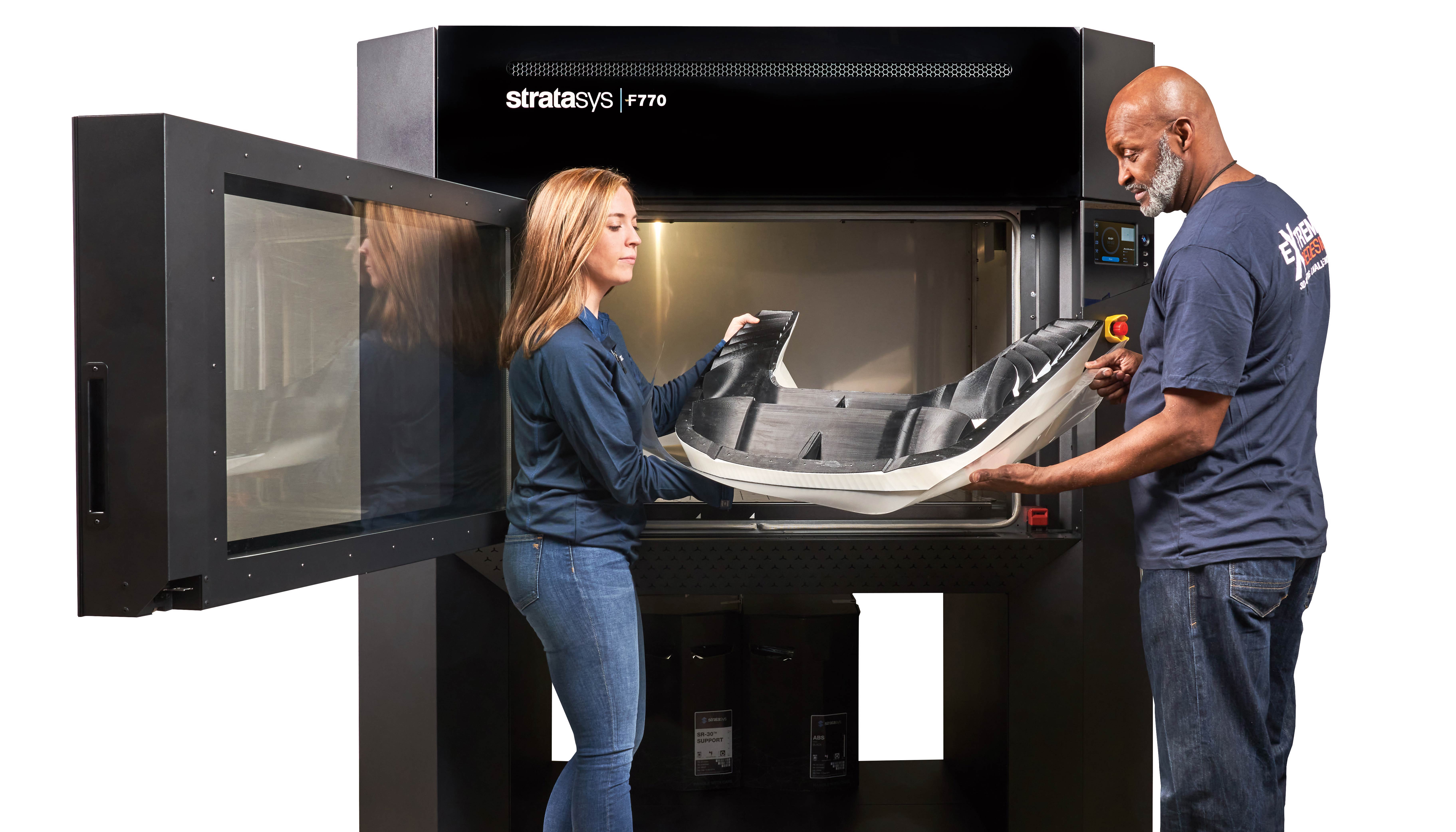 La impresora 3D Stratasys F770 cuenta con la cmara de fabricacin totalmente calentada ms grande del mercado: 117 centmetros en diagonal...