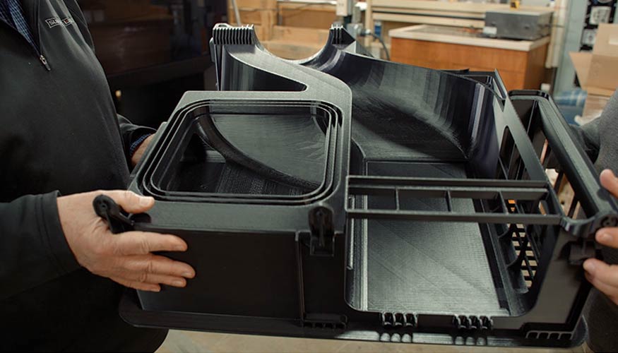 El fabricante de electrodomsticos de lujo Sub-Zero Group utiliza la impresora 3D F770 para piezas que antes eran demasiado grandes para producirlas...