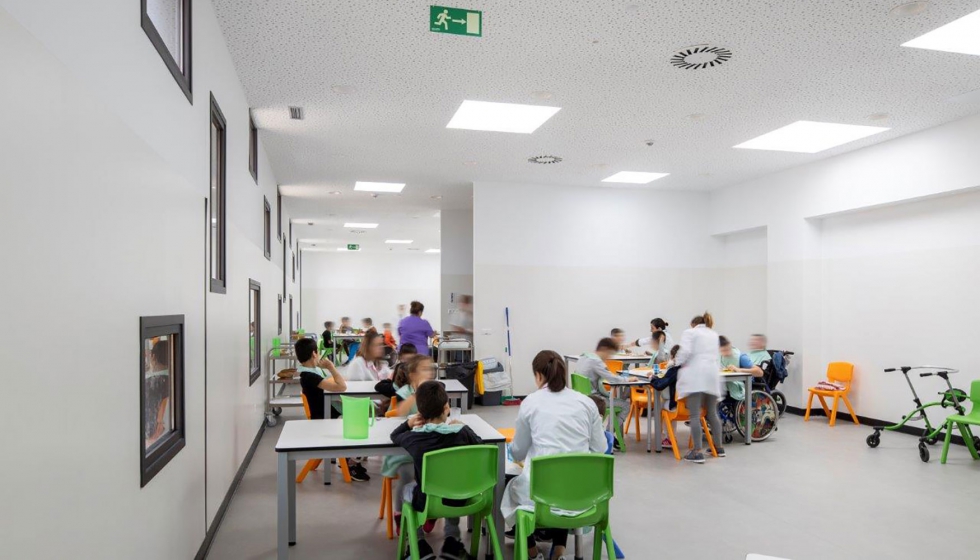 Aula del Colegio Padre Apolinar con ventanas Velux