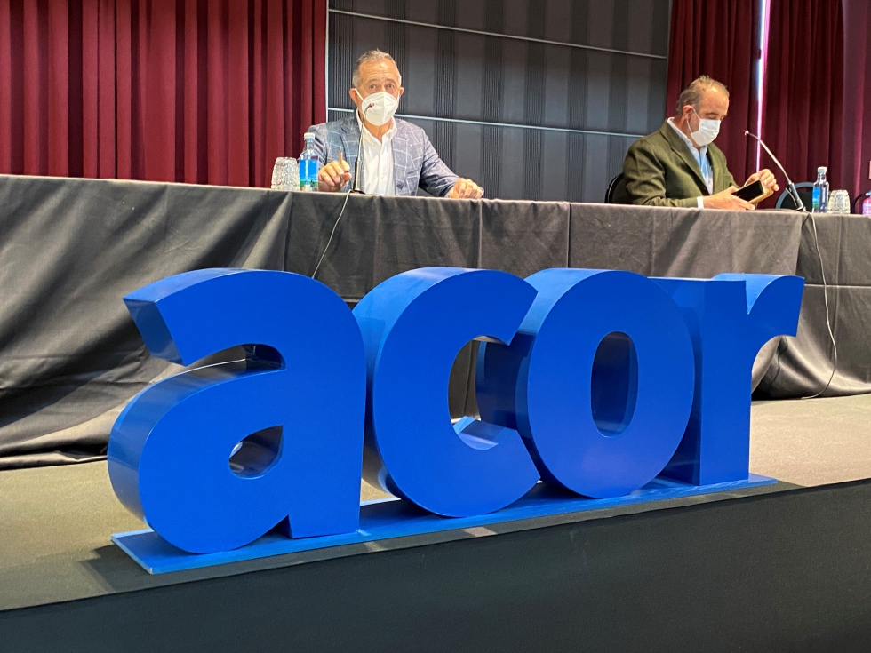 El presidente de ACOR, Justino Medrano (centro) junto al vicepresidente de la entidad, Ramn Bocos, en la rueda de prensa celebrada tras la Asamblea...