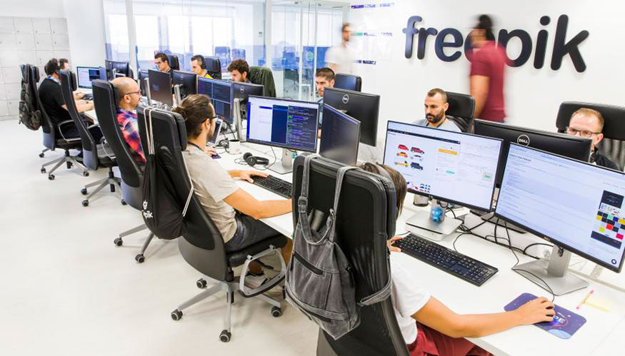 En la actualidad, en el departamento de tecnologa de Freepik trabajan 79 personas, con perfiles de diversa ndole...