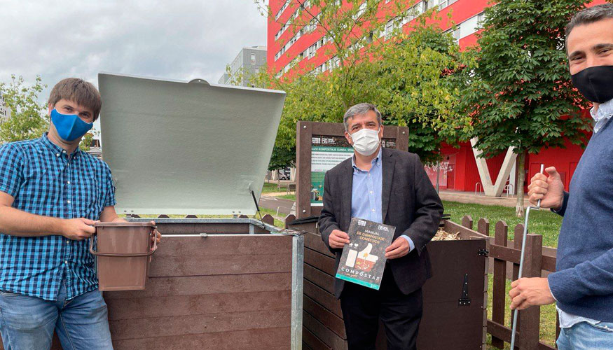 El concejal de Planificacin y Gestin Ambiental, Csar Fernndez de Landa, visitaron la instalacin...