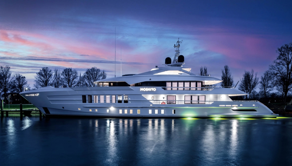 L�neas exteriores del yate se han llevado a cabo por Omega Architects