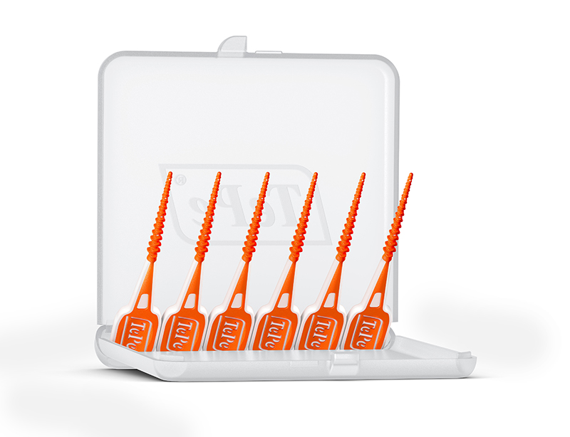 Ideal para pausas rpidas e em movimento: O TePe EasyPick simplifica a limpeza entre os dentes (Foto: TePe)