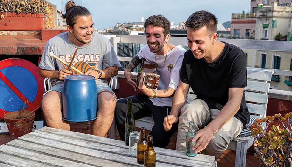 Los Stay Homas han tocado infinitas veces en su terraza de Barcelona