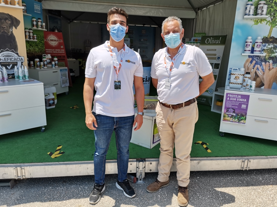 Ricardo Costa (� esquerda), do Departamento de Marketing, e Francisco Oliveira (� direita), gestor comercial da Biostasia. Foto: Ana Clara...