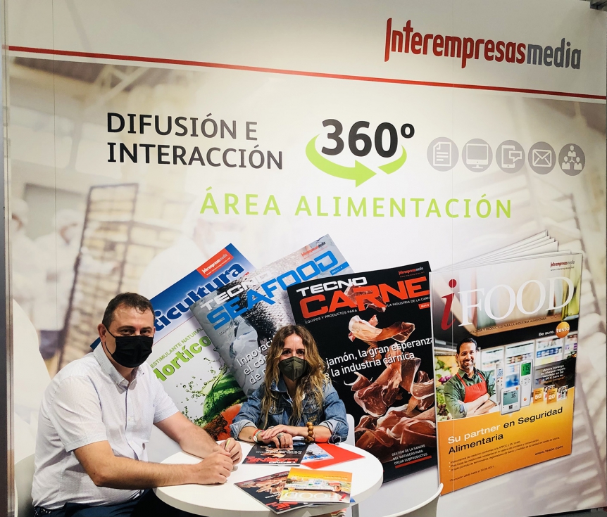 Juan Viejo Blanjard, director gerente del Cluster FOOD+I, junto a Imma Borrs, coordinadora comercial del rea de Alimentacin de Interempresas Media...