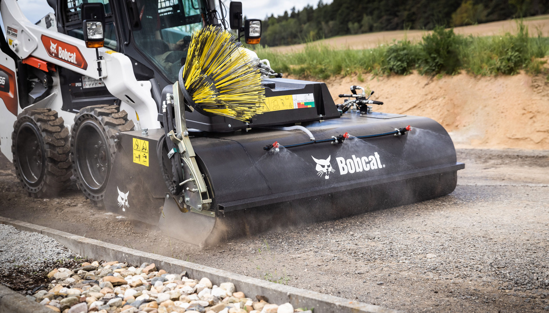 Las nuevas barredoras Bobcat no solo destacan en las aplicaciones de carretera, sino que cubren una amplia gama de trabajos, desde la limpieza...