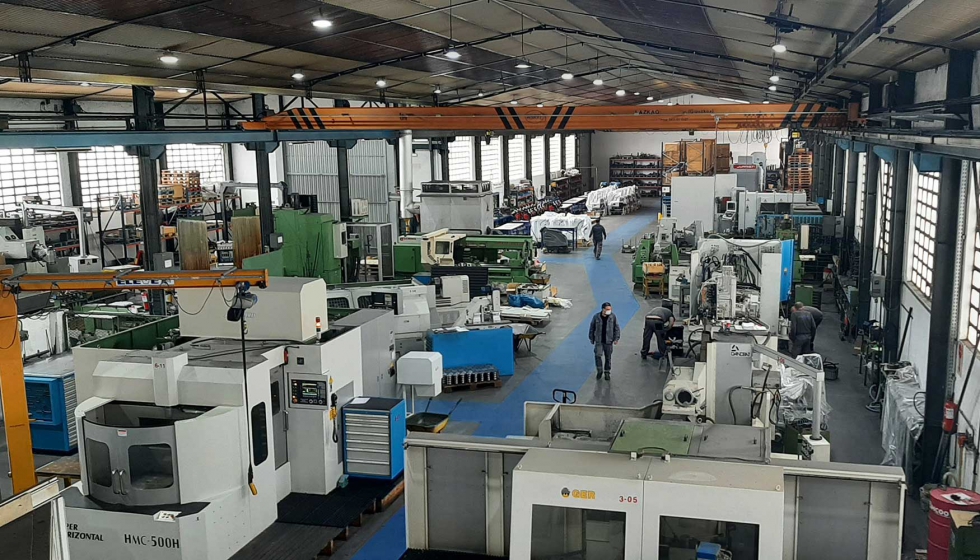 El centro de produccin, situado en el polgono industrial de Betoo, en Vitoria-Gasteiz, ya cuenta con un amplio parque de maquinaria con centros...
