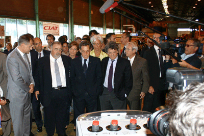Nicols Sarkozy en su visita a la sede de Ciat
