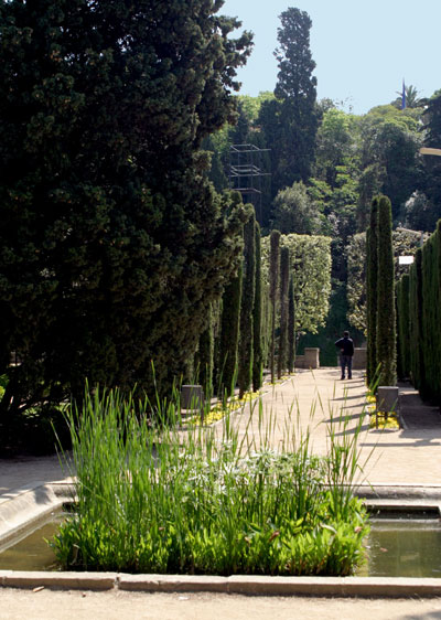 El 'lifting' de los jardines del Grec contempla tareas de jardinera y renovacin de infraestructuras. Foto: archivo ayuntamiento de Barcelona...