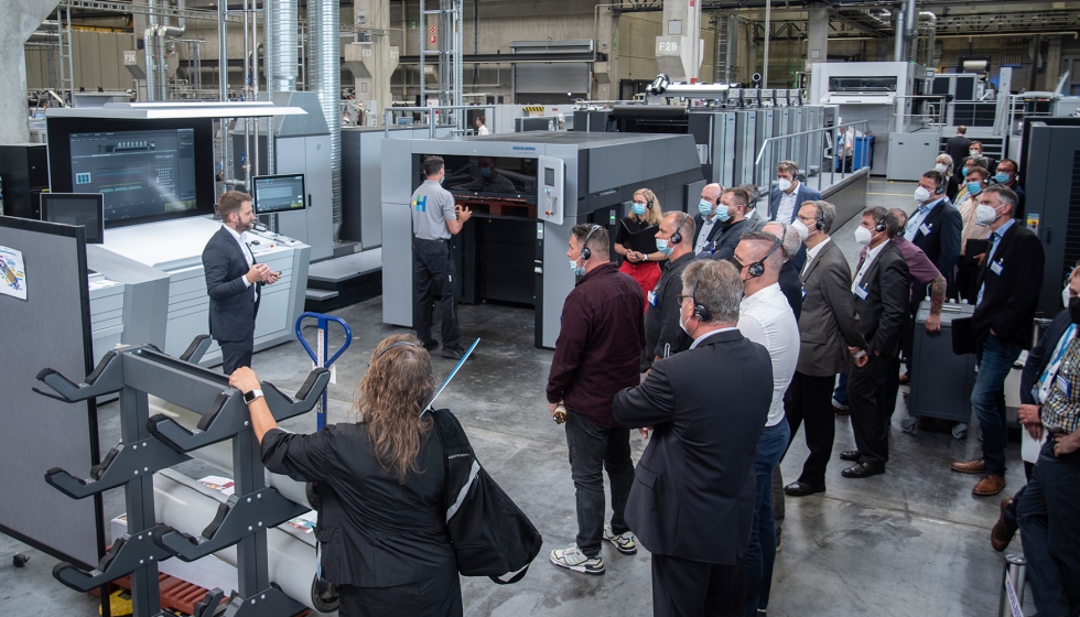 Los clientes muestran un gran inters en las innovaciones de Heidelberg durante su visita al Print Media Center