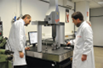 Two technicians working in the Italian headquarters of Euro Bearings Spain