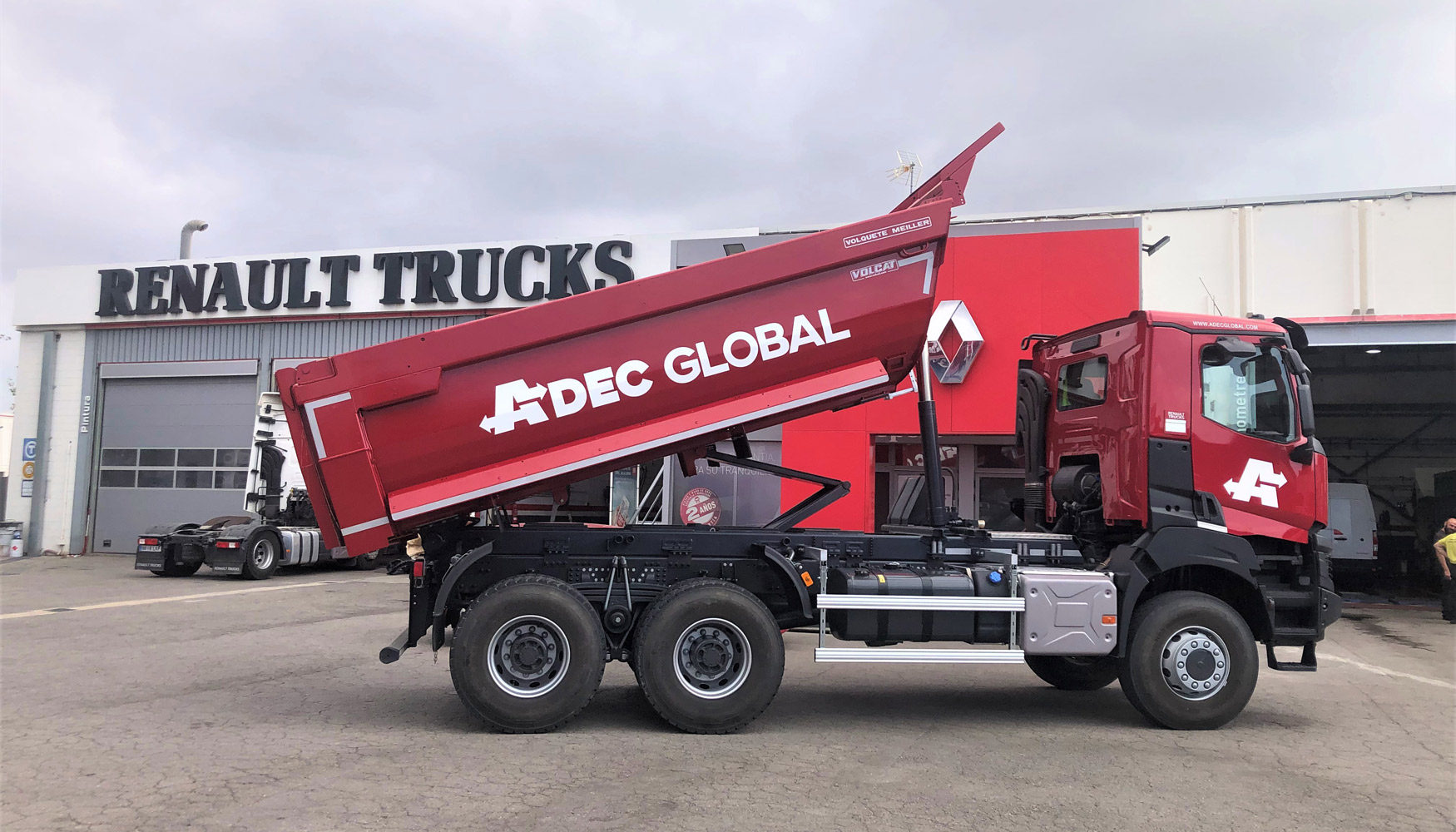 Renault Trucks K 6x6 DTI13 440 CV entregado a Adec Global