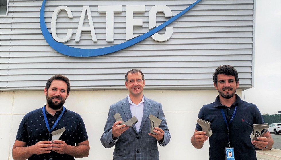Fernando Lasagni, director tcnico de Materiales y Procesos de Cate (centro), acompaado de Antonio Perin (dcha.) y Carlos Galleguillos (izq...