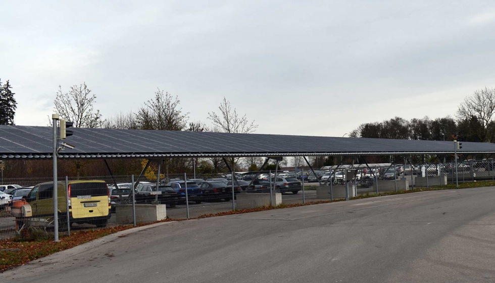 El Solar-Carport de 440 m2 de extensin en la central de Salamander en Trkheim.  Salamander Industrie-Produkte GmbH...