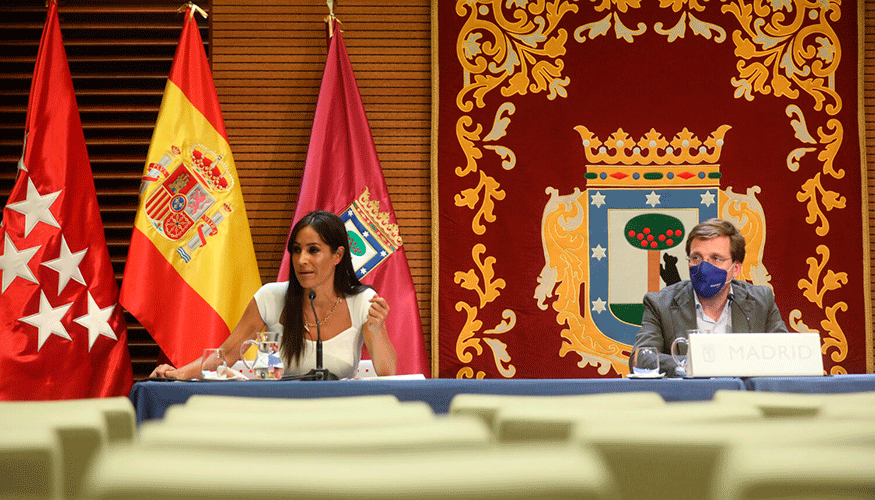 La vicealcaldesa, Begoa Villacs, y el alcalde de Madrid, Jos Luis Martnez Almeida