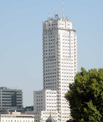 Aunque la salida del tnel no parece muy alejada...