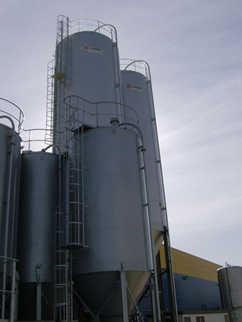 Almacenamiento en silos que cuentan con sondas de nivel y filtros de desaireacin