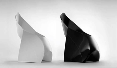 La silla Flux en blanco y negro