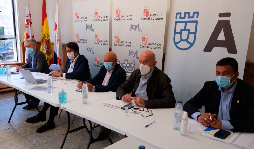 Reunin de la Junta de Castilla y Len, alcaldes de la zona y representantes del sector