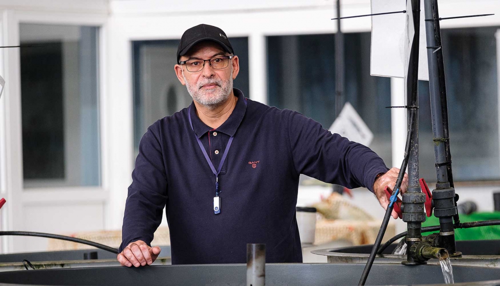 Juan Manuel Afonso Lpez, investigador principal del proyecto en las instalaciones de cultivo del Instituto Universitario de Investigacin ECOAQUA...