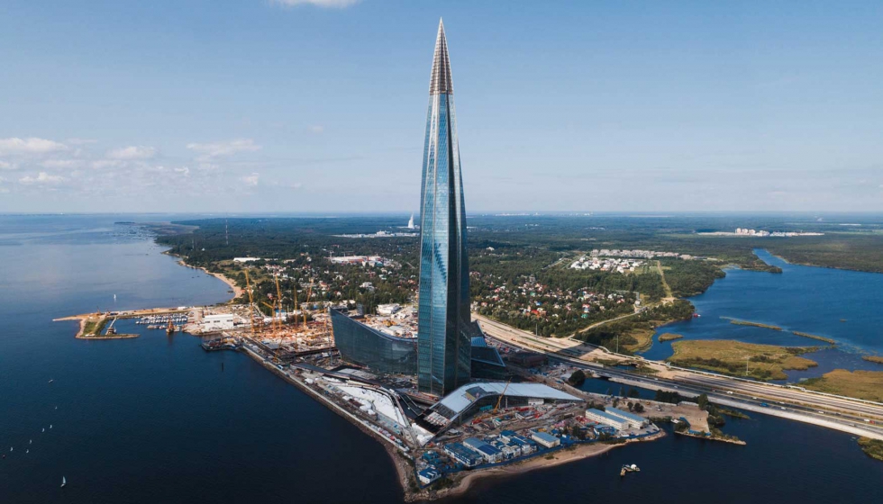 El Lackhta Center, en San Petersburgo, Rusia, cuenta con vidrios de AGC