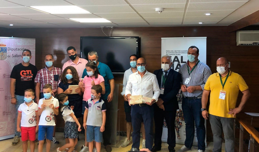 Foto de familia de la entrega de premios del Concurso Morfolgico de Assaf