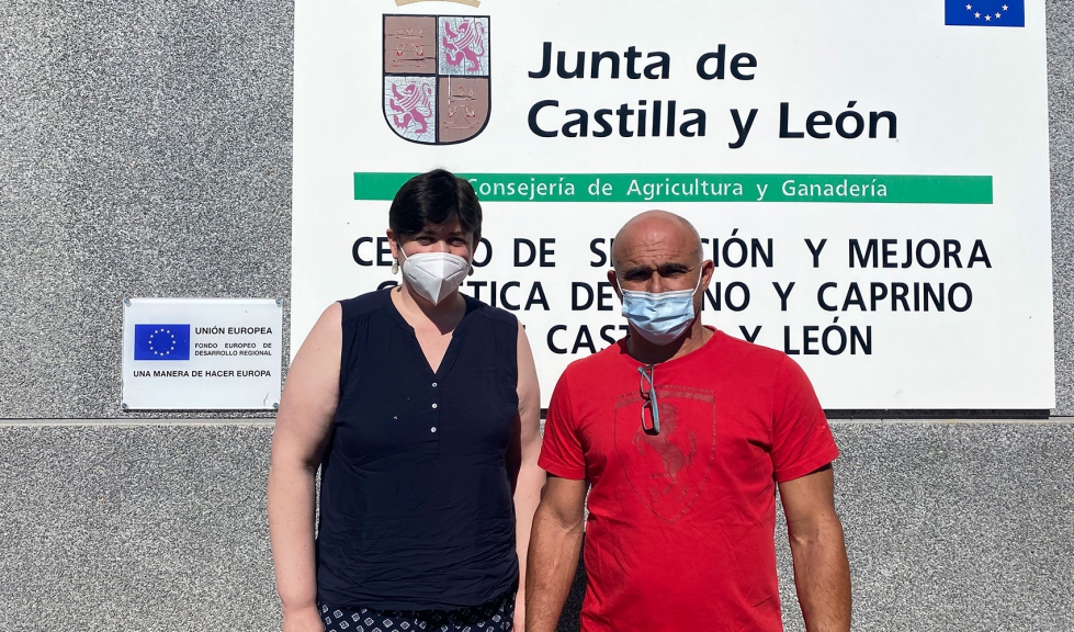 Montse Urquijo y Luis Ernesto Reyes, en los exteriores de Ovig�n