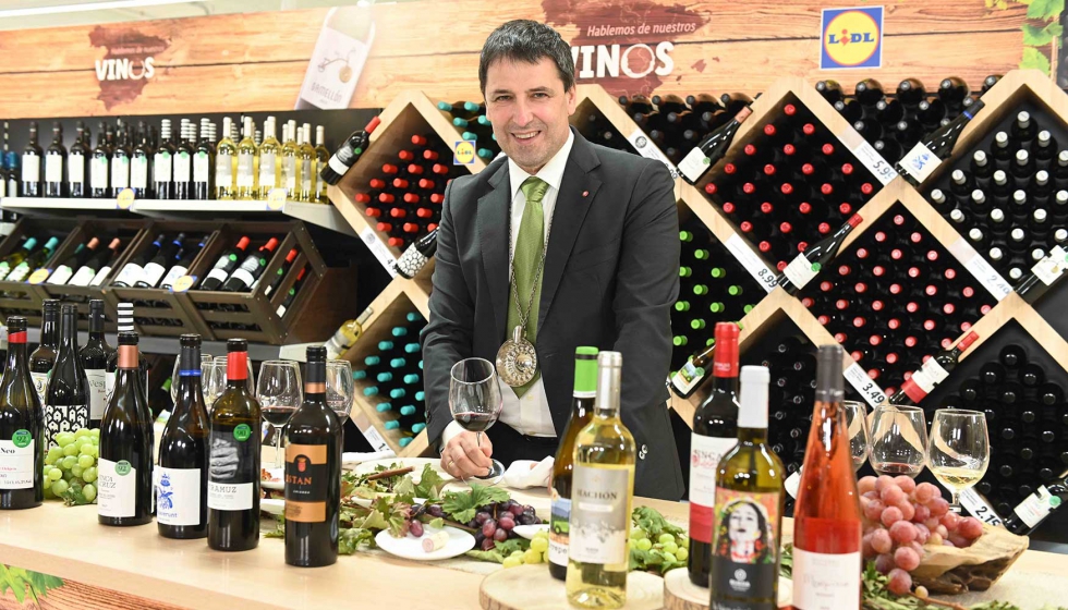 El prestigioso sumiller ha colaborado de nuevo con la compaa y ha hecho su seleccin particular de los mejores vinos de Lidl para esta temporada...