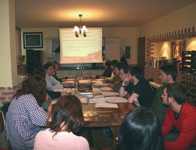 Los 42 alumnos de posgrado visitaron las instalaciones de Ega Master en Vitoria