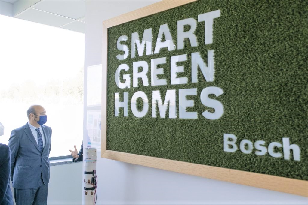 A Bosch Termotecnologia e a Universidade de Aveiro desenvolveram tecnologias que vo moldar o futuro das casas inteligentes e sustentveis...